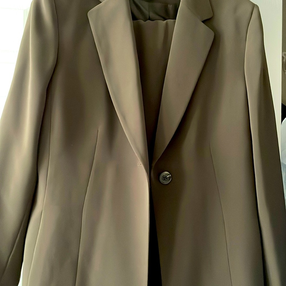 Jasper petite pants suit.